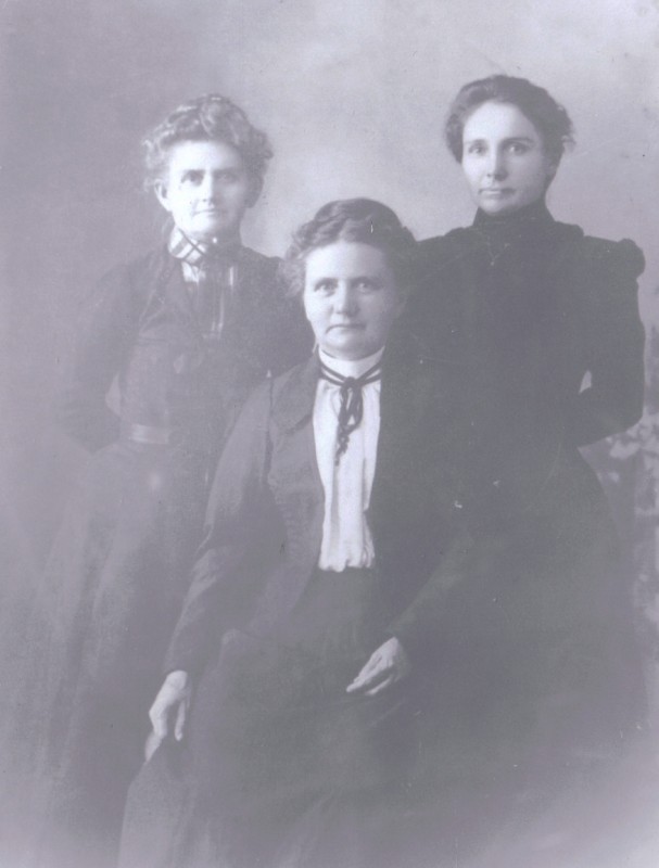 Hannah C Morgan and sisters